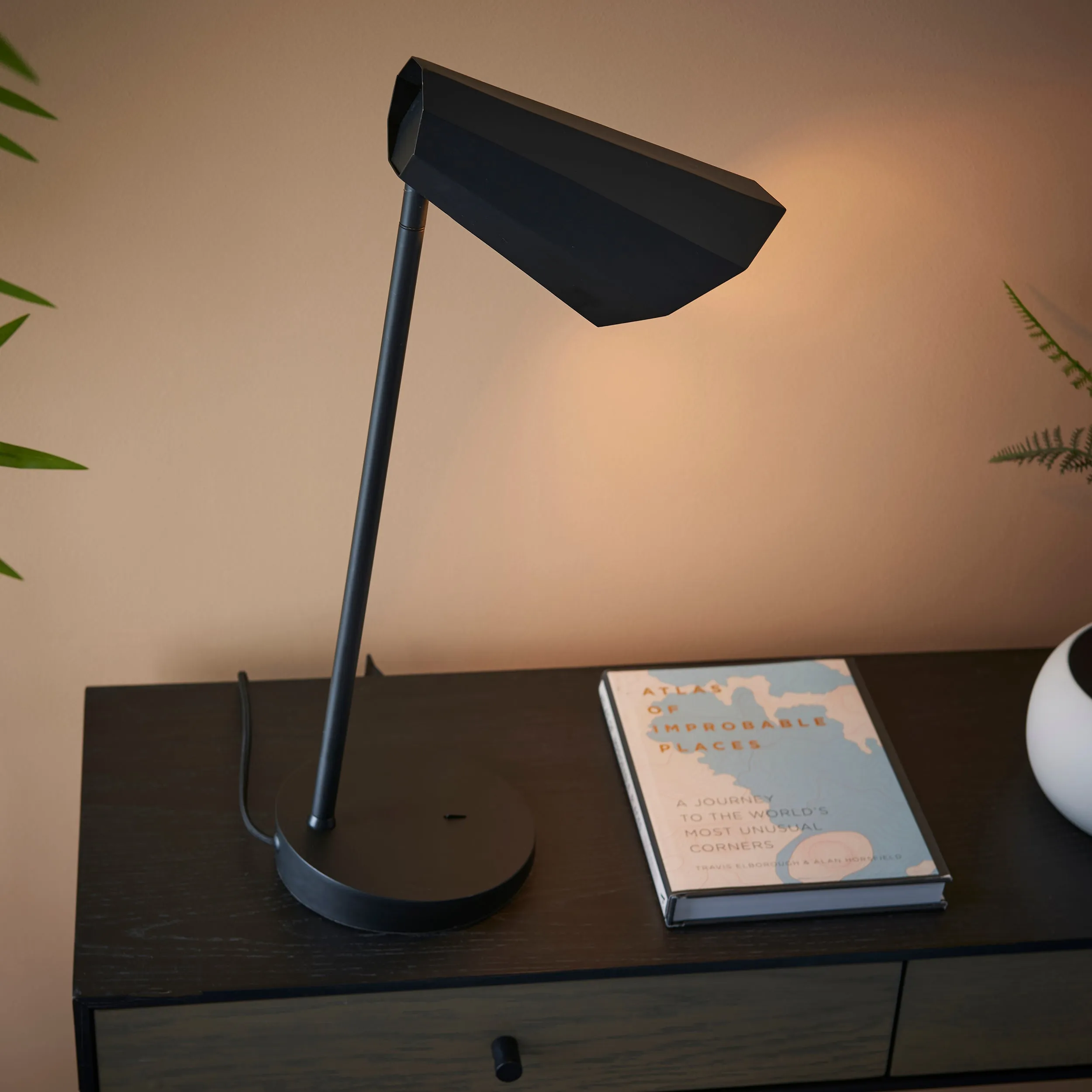 Amos Hugo Desk Lamp Matt Black