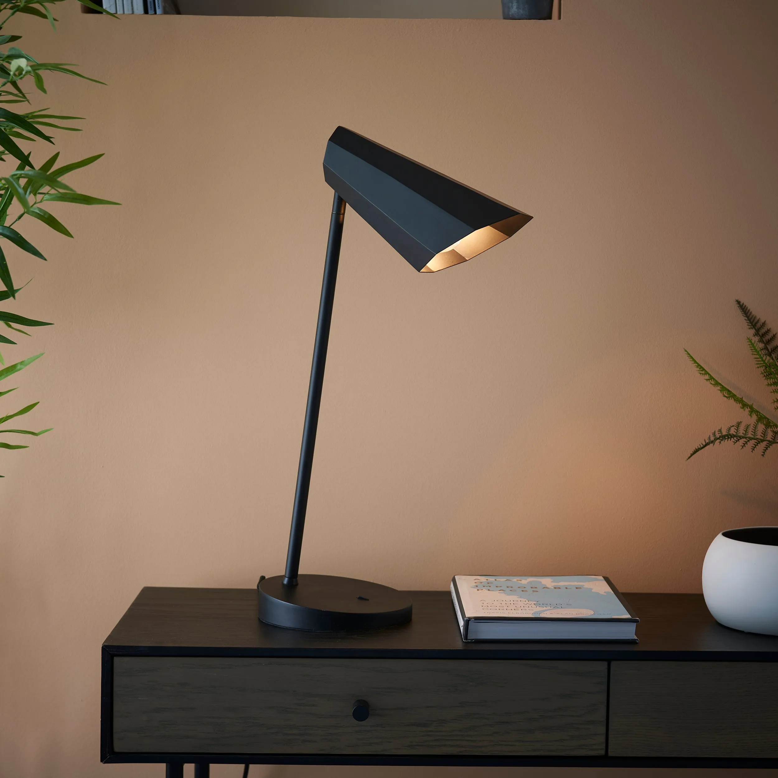 Amos Hugo Desk Lamp Matt Black