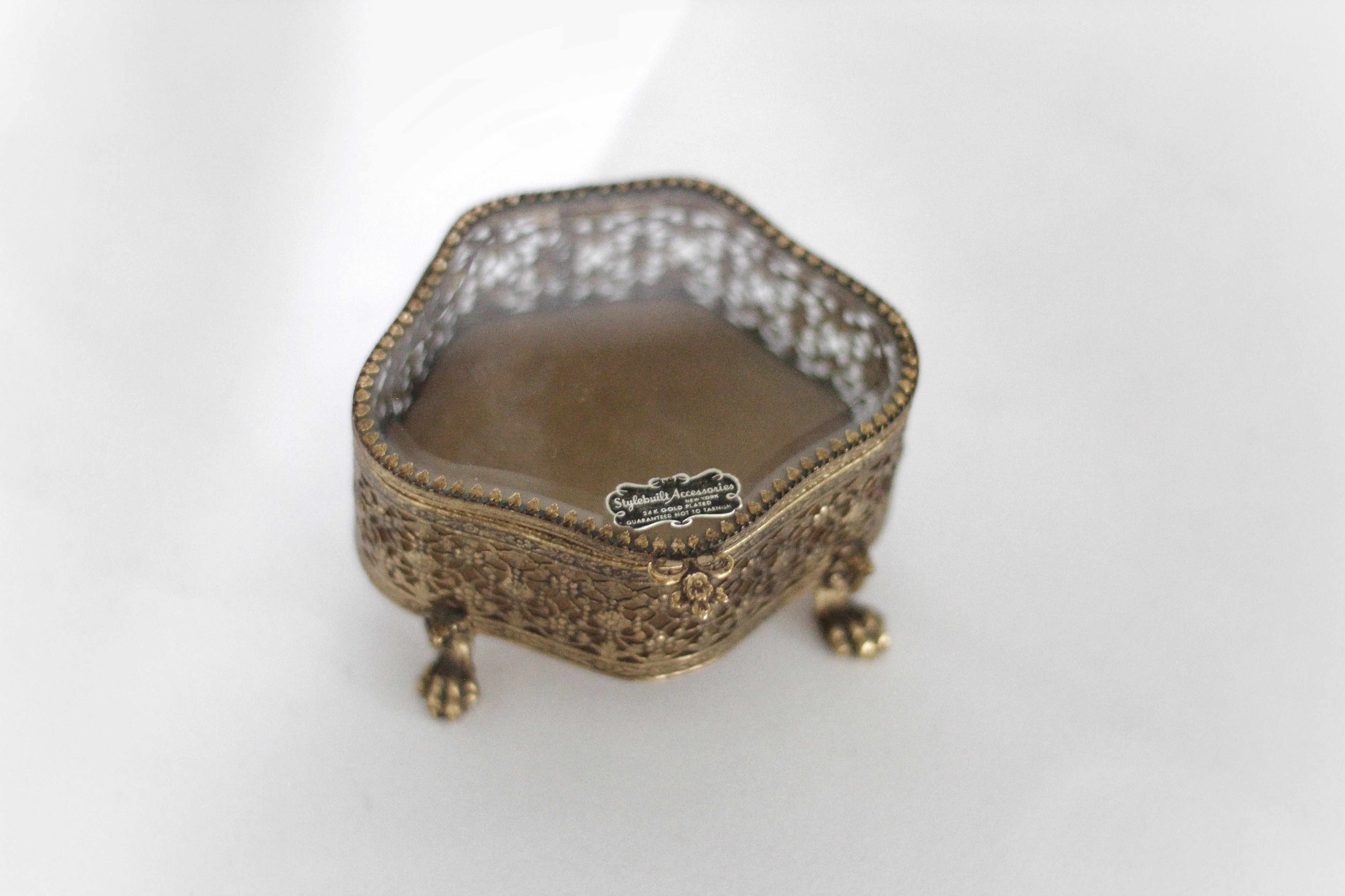 Antique Stylebuilt Claw Feet Jewelry Box