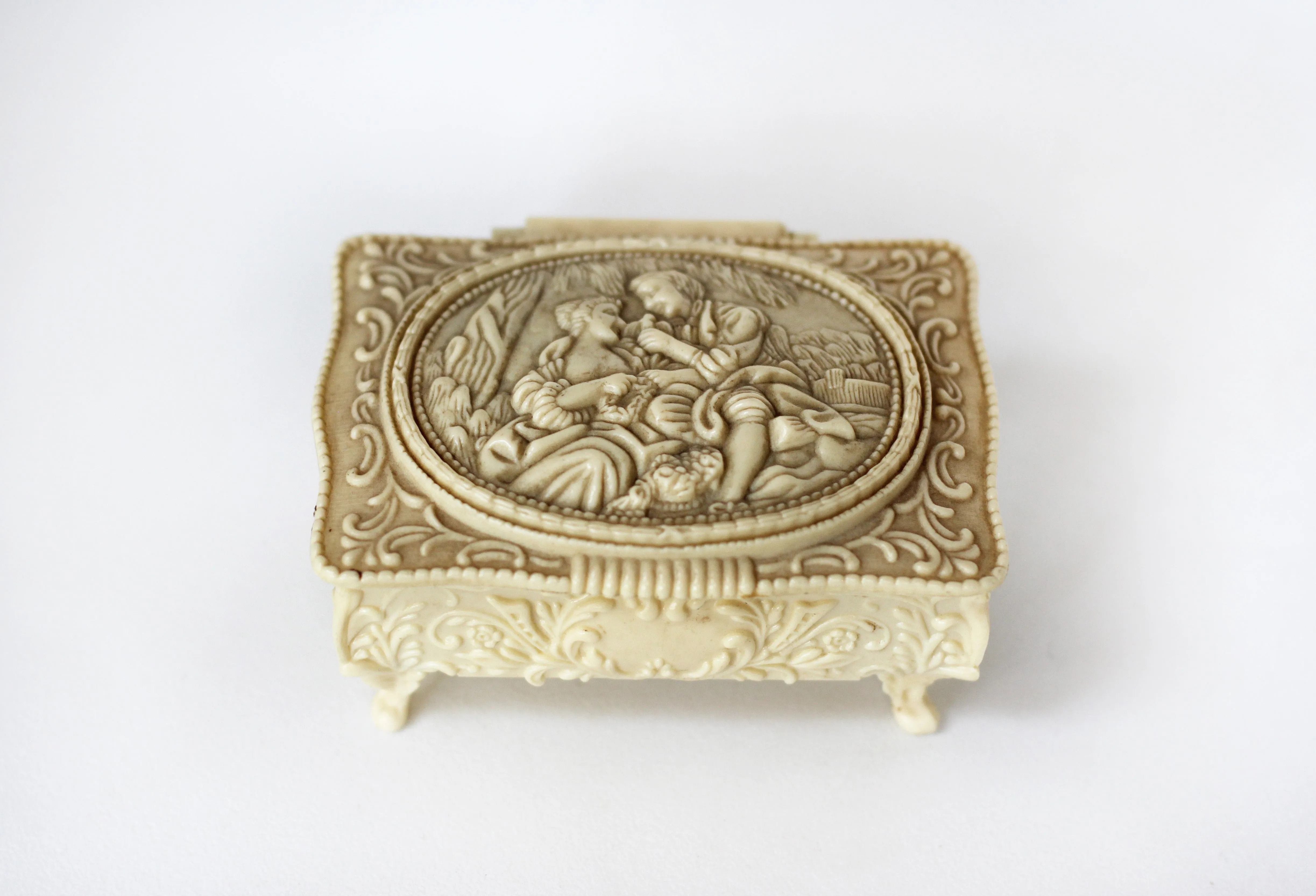 Ornate Plastic Ivory Jewellery Box #107