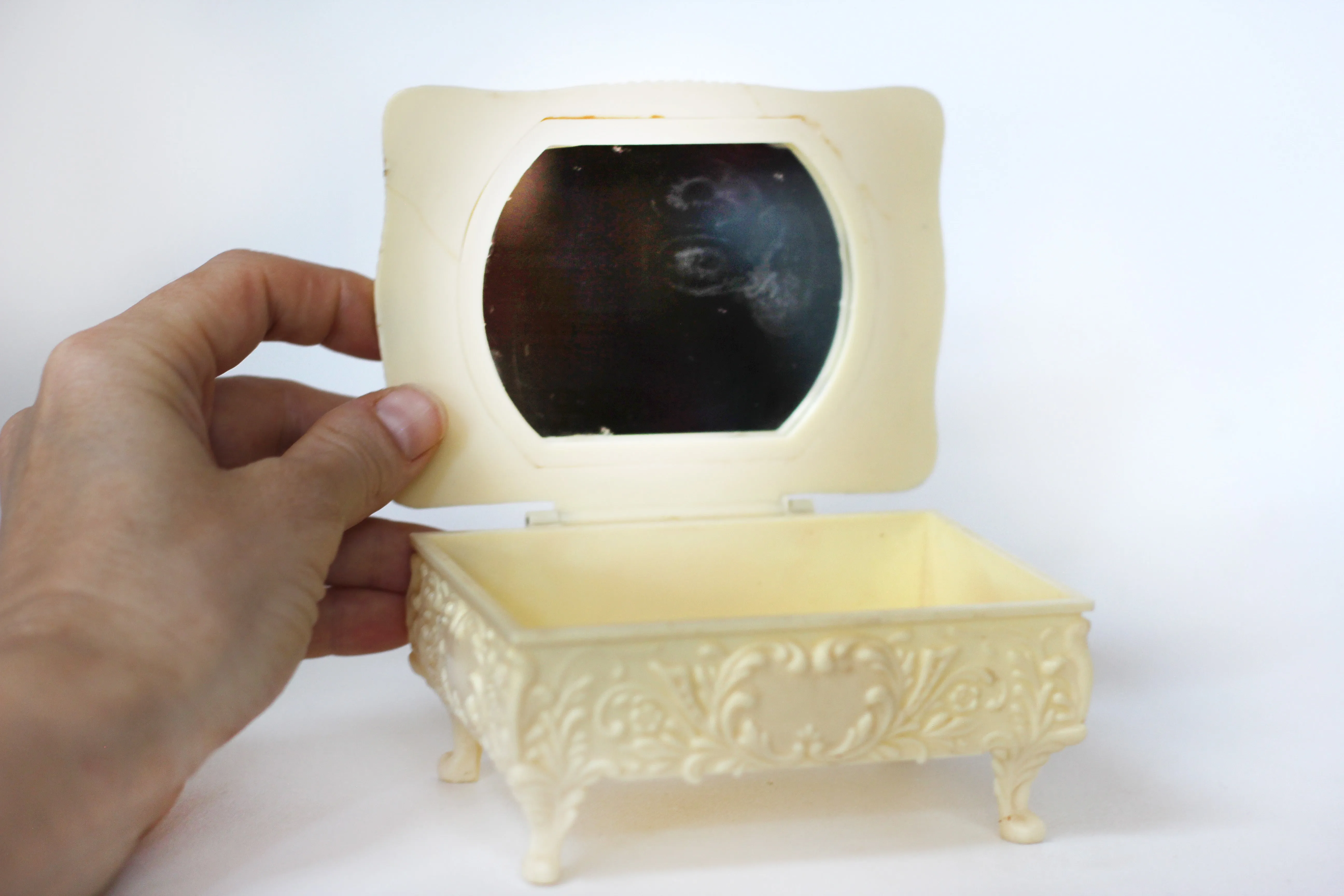 Ornate Plastic Ivory Jewellery Box #107